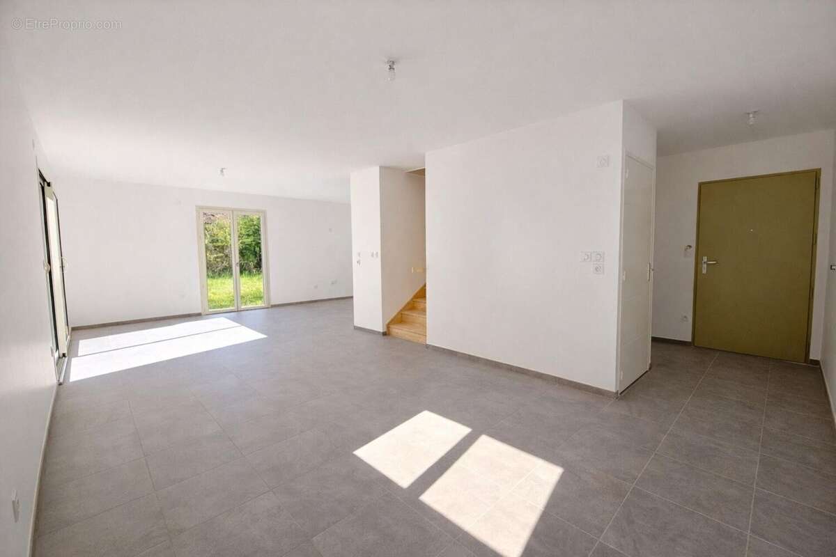 Maison 90 m² à Cognin-Les-Gorges  - photo 3