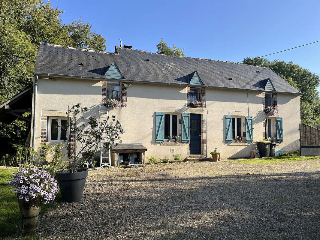 Maison à SAINT-GEORGES-SUR-MOULON