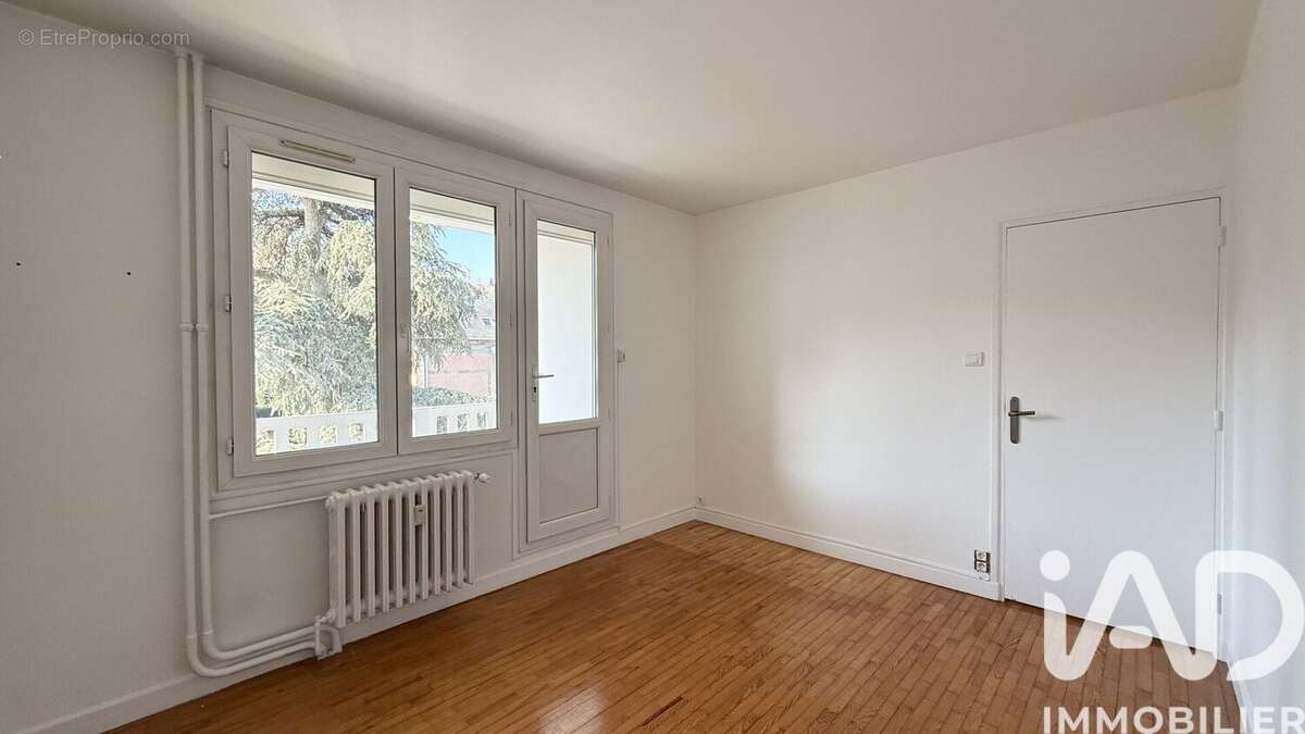 Appartement 75 m² à Saint-Etienne  - photo 7
