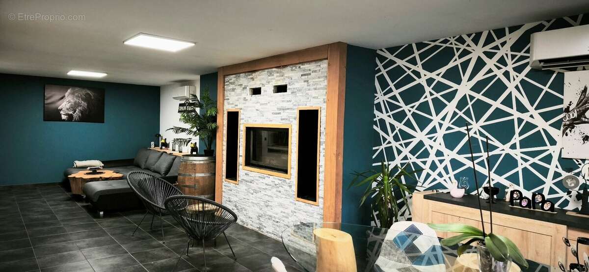 Belle maison en pierre rénovée - 163 m² habitables avec piscine et dépendances - photo 5