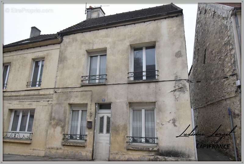 Maison à NEUILLY-SAINT-FRONT