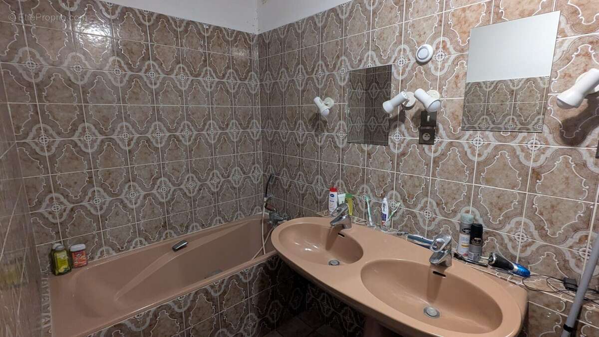 Appartement à CHENOVE