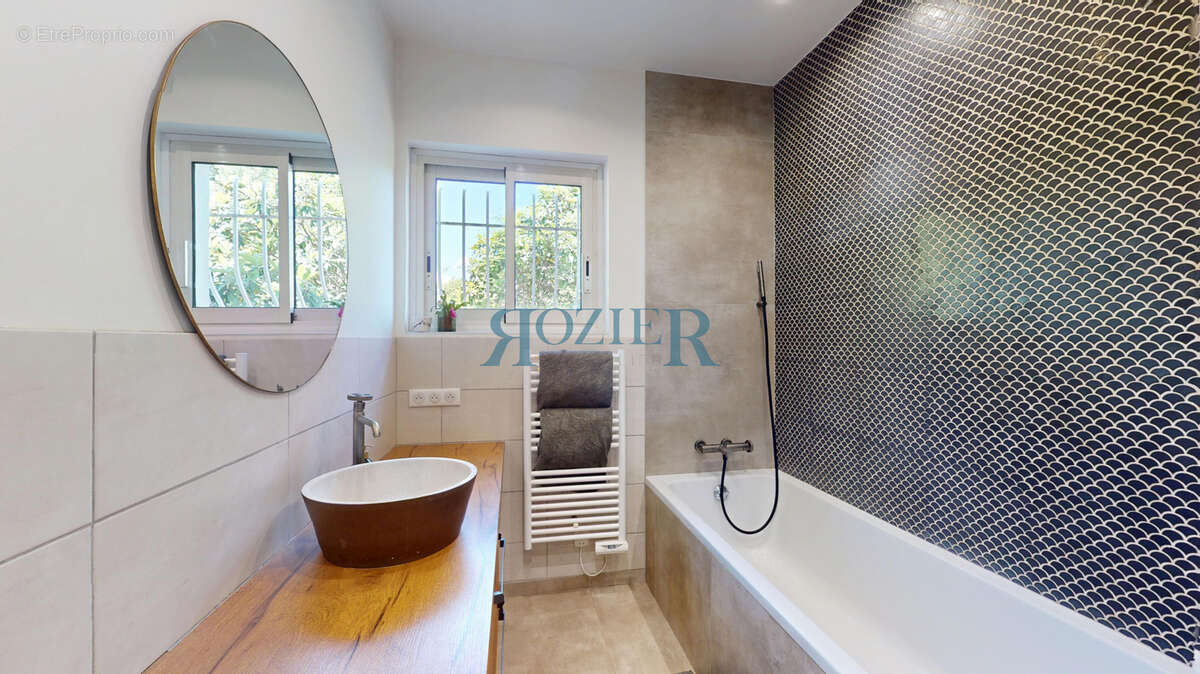 Appartement à MOUGINS