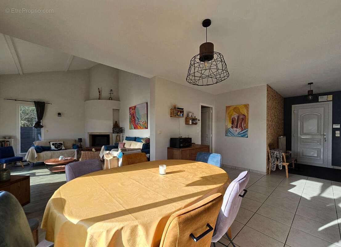 Maison à LES SORINIERES