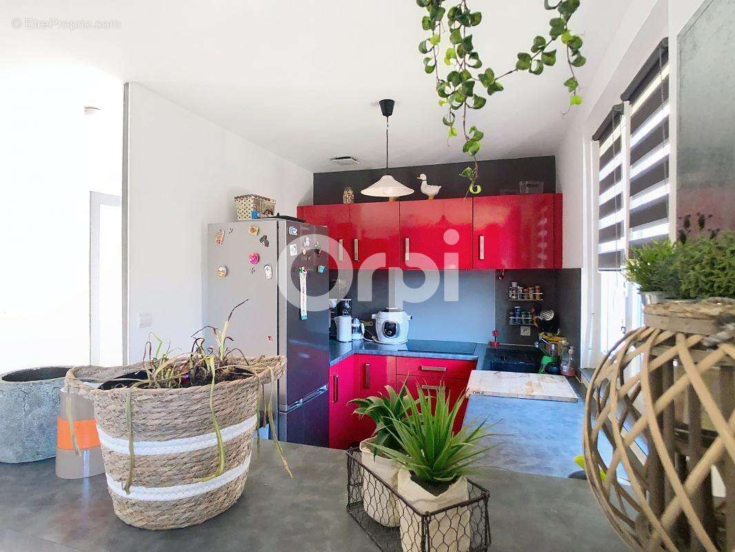 Maison à NOTRE-DAME-DE-SANILHAC