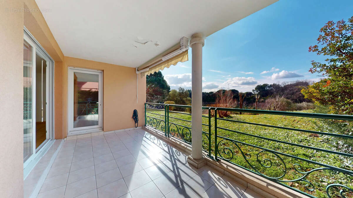 Appartement à FREJUS