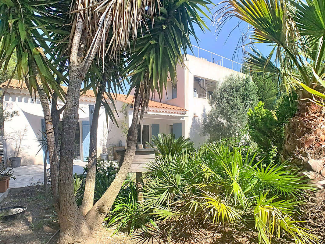 Maison à SAUSSET-LES-PINS