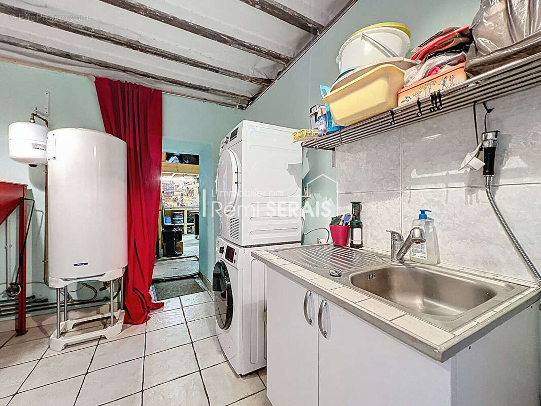 Maison à SAINT-DENIS-DE-MERE