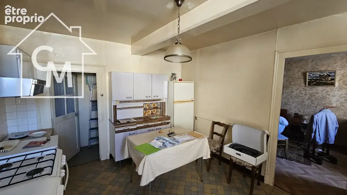 Maison de plain-pied à rénover avec dépendances et terrain de 309 m2 - photo 9