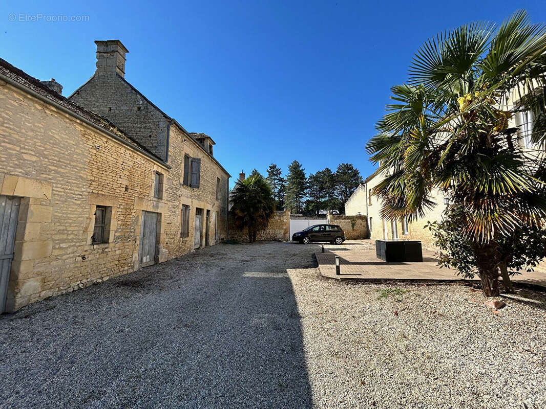 Maison à FLEURY-SUR-ORNE