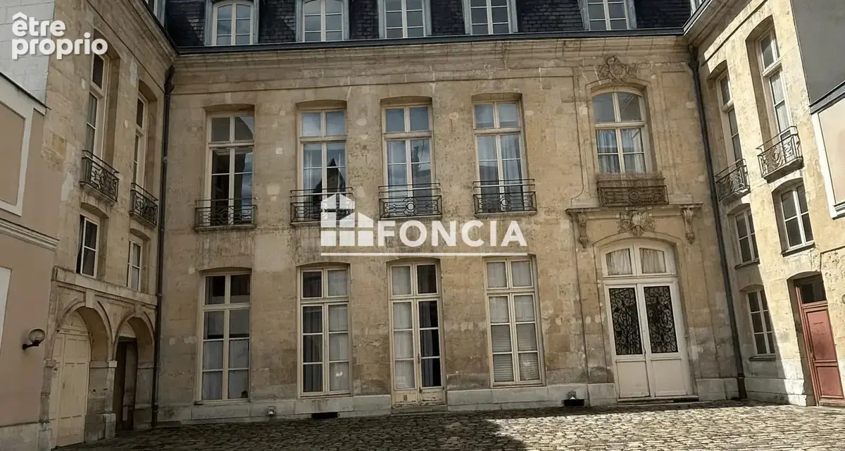 Hotel particulier place du vieux marche - photo 2