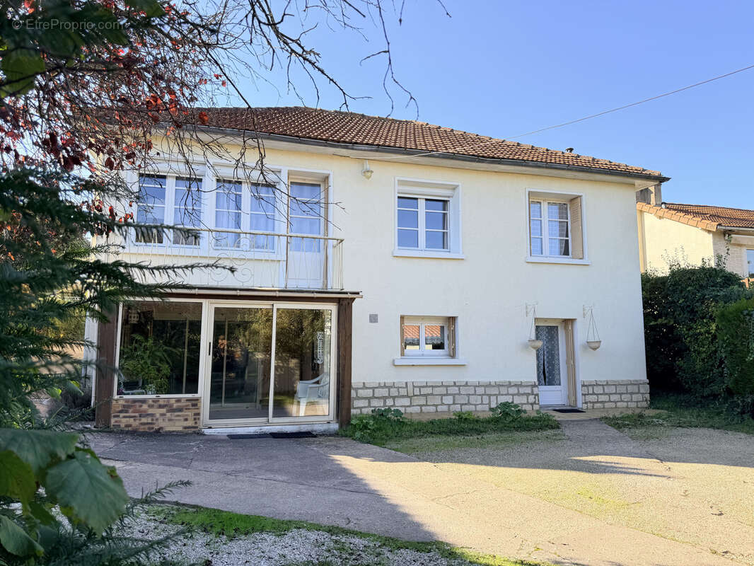 Maison à JAUNAY-CLAN