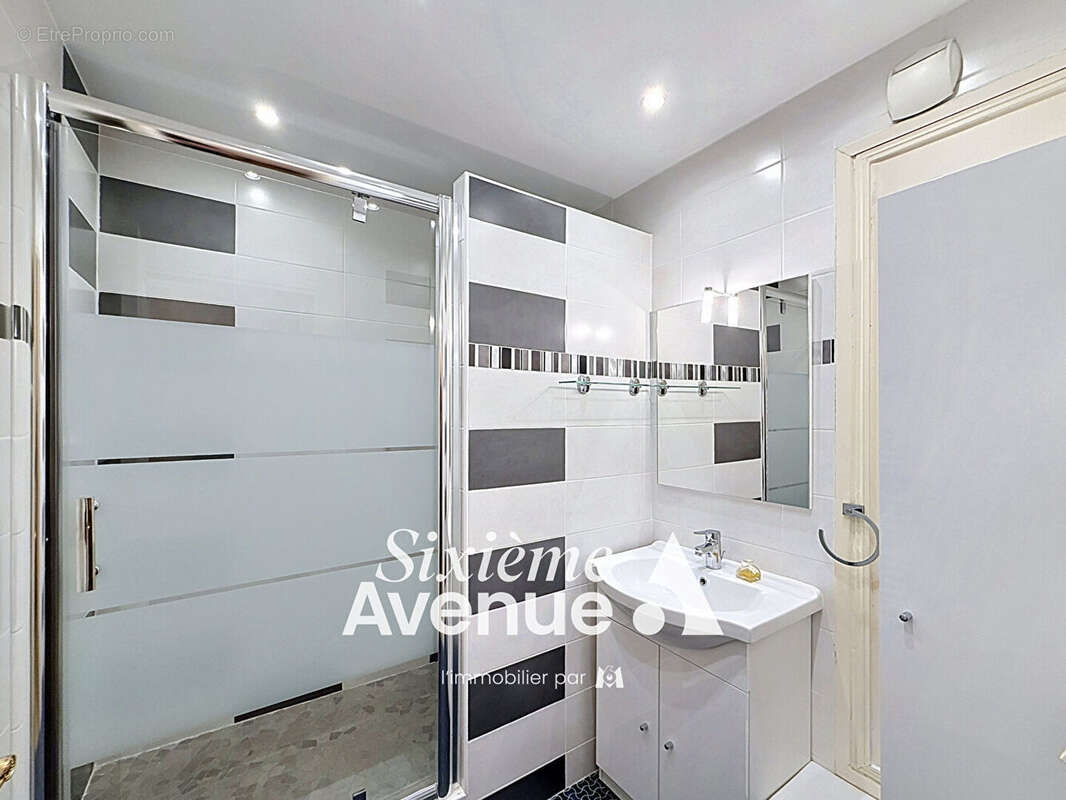 Appartement à DECINES-CHARPIEU