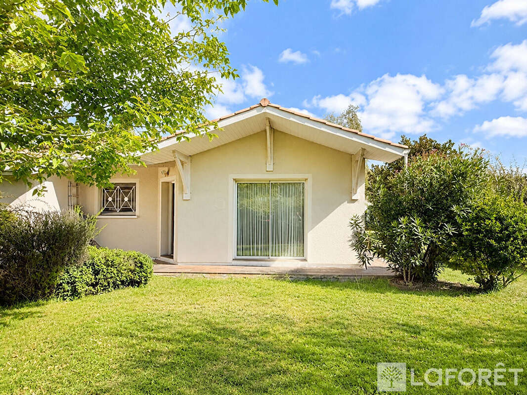 Pavillon 95m² avec Garage et Piscine - photo 12