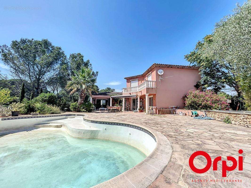 Maison à SAINT-RAPHAEL