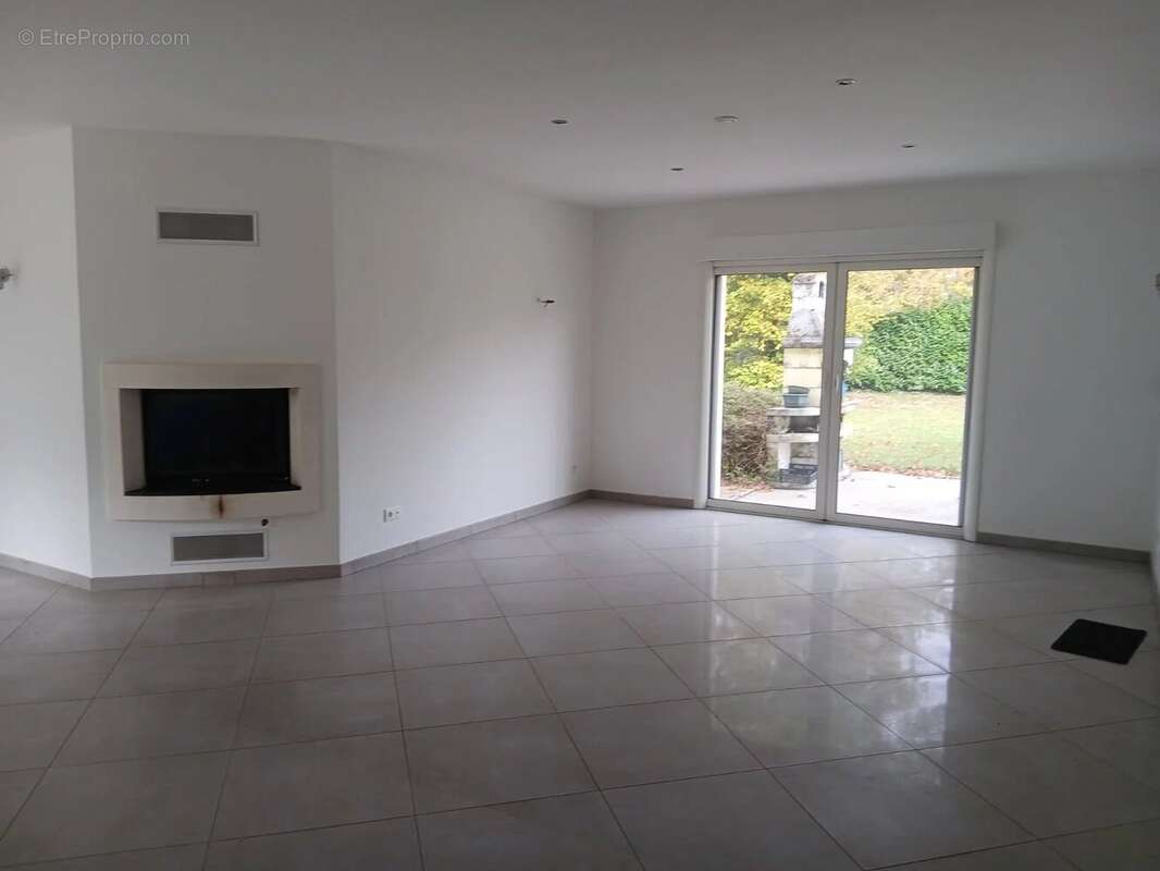 Maison à BRUYERES-ET-MONTBERAULT