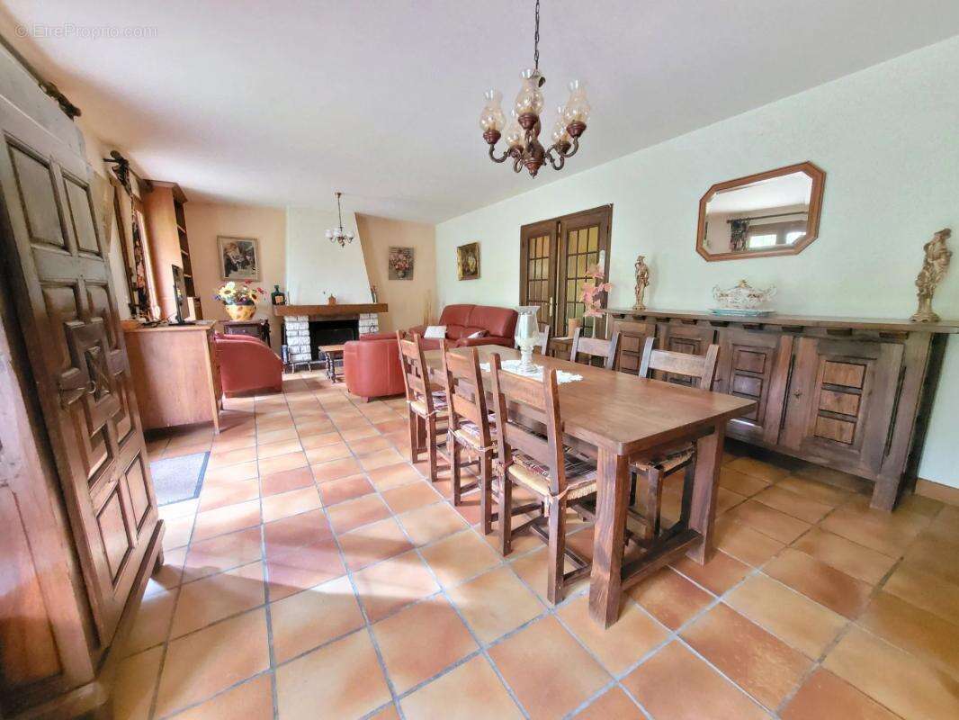 Maison à FOUCHEROLLES