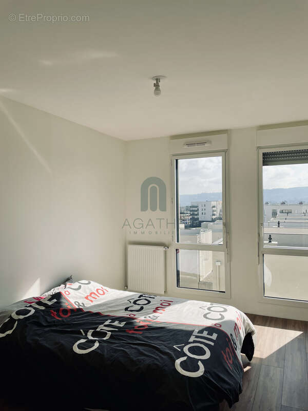 Appartement à L'ISLE-D'ABEAU