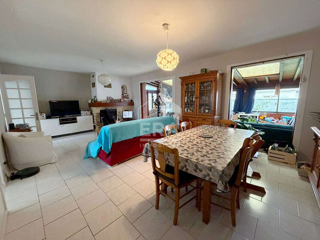 Maison à VILLENAVE-D&#039;ORNON