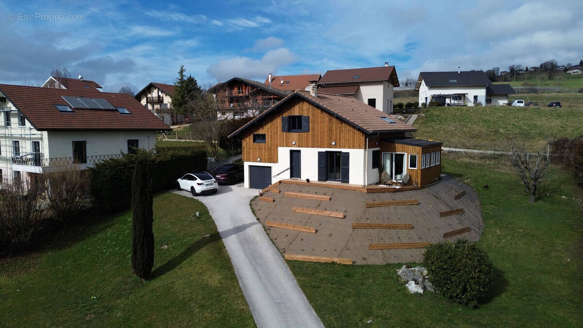 Maison à CRUSEILLES