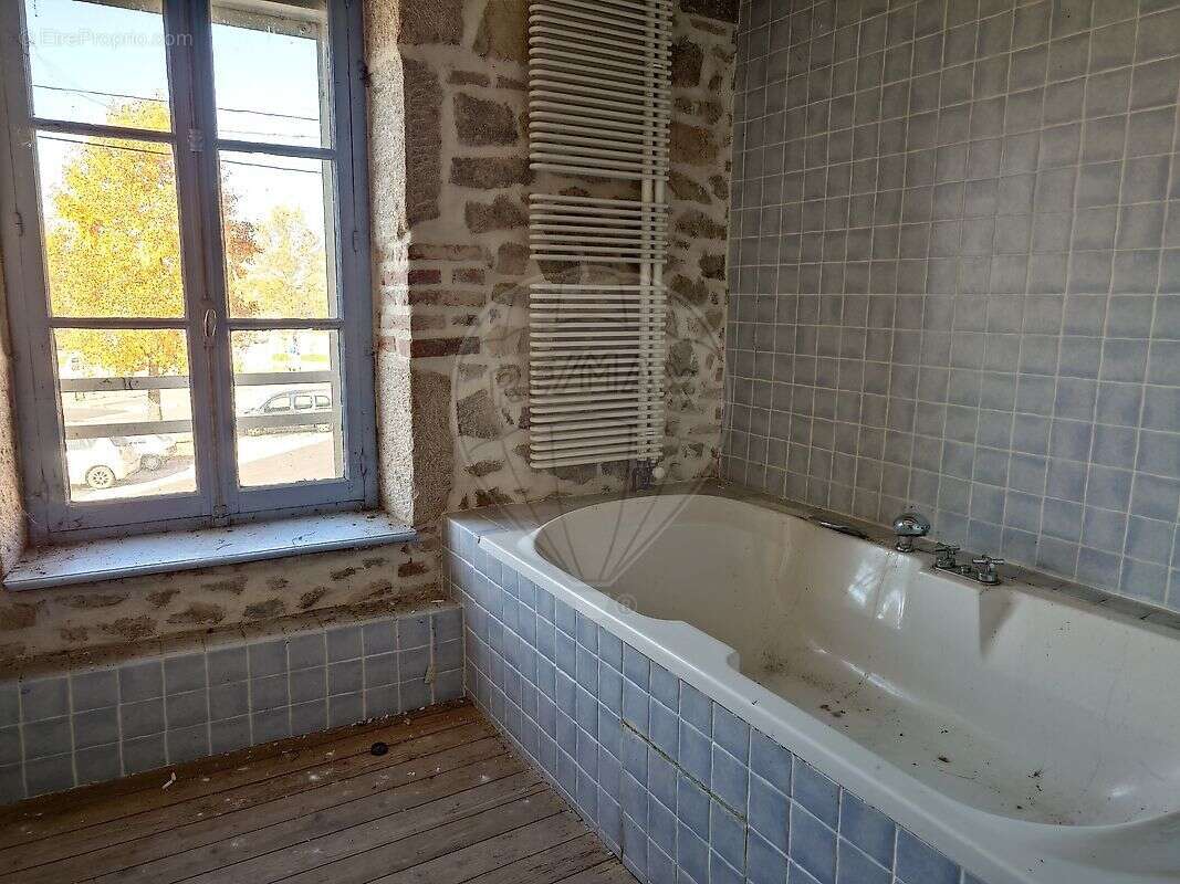 Maison à LUZY