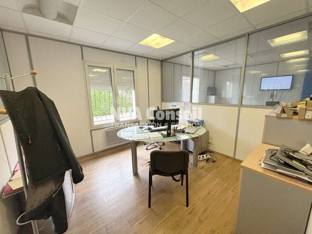 Commerce à SAINT-LEU-LA-FORET