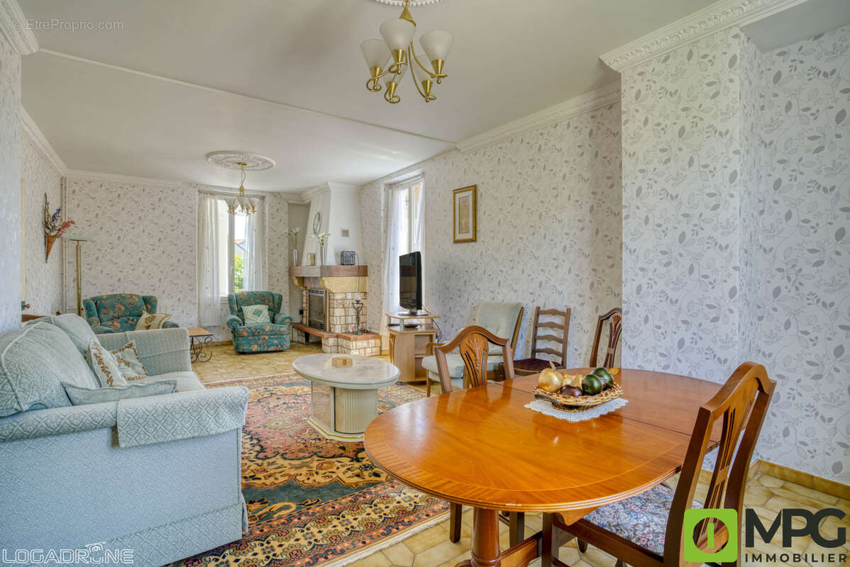 Maison à SAINTE-LIVRADE-SUR-LOT