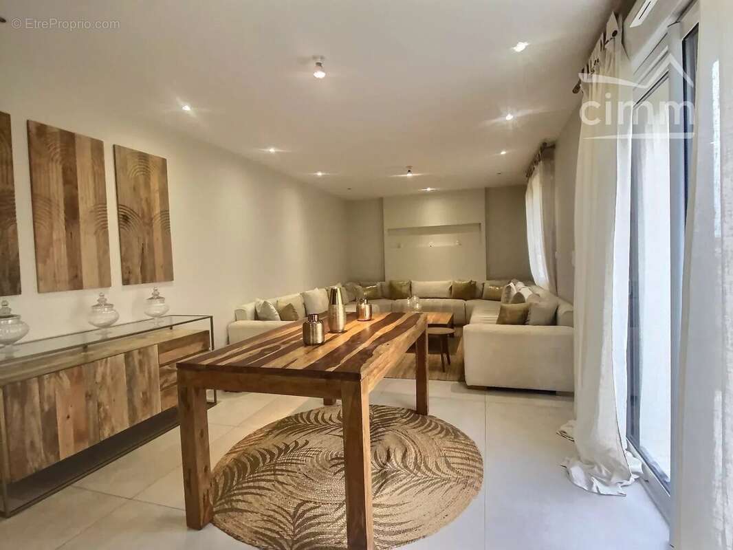 Maison à SAINT-SULPICE-DE-POMMERAY