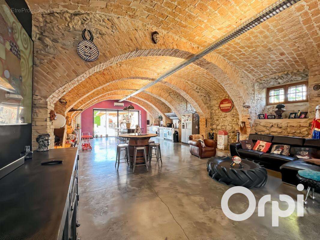 Appartement à LIVRON-SUR-DROME