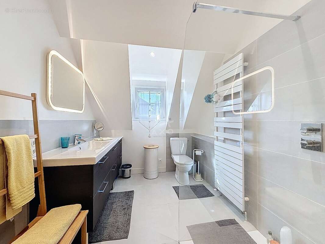 Maison à PONT-L'EVEQUE