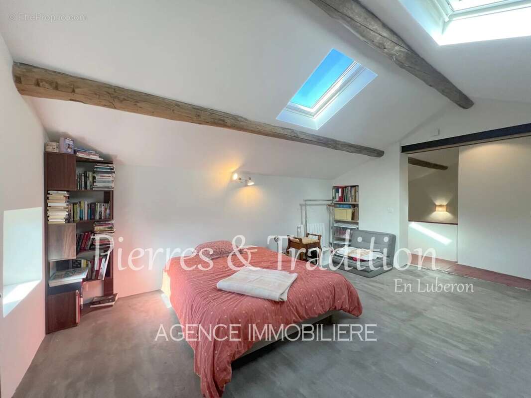 Maison à SAINT-SATURNIN-LES-APT