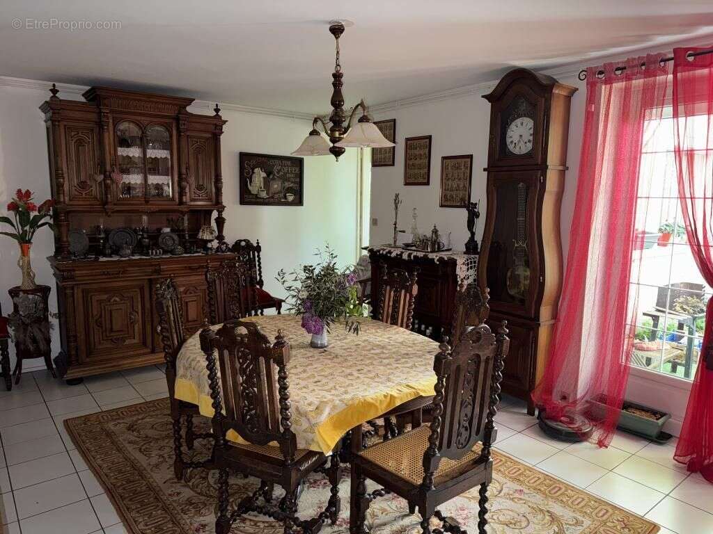 Maison à SAINT-AMAND-MONTROND