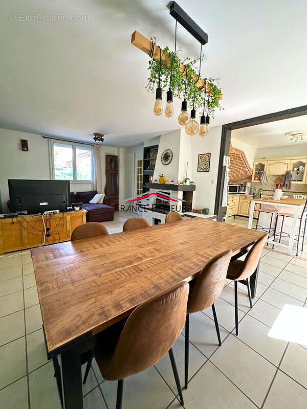 Maison 112 m² à Jouy-Le-Moutier  - photo 2