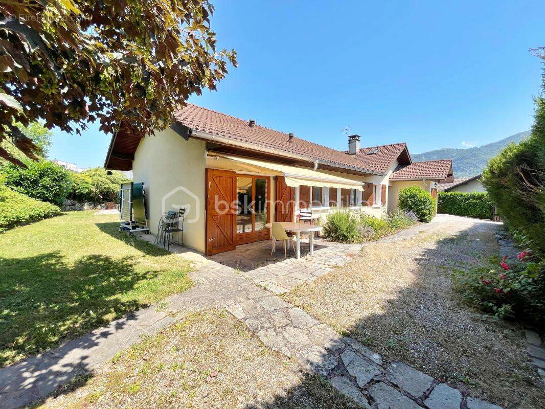 Maison à CHALLES-LES-EAUX