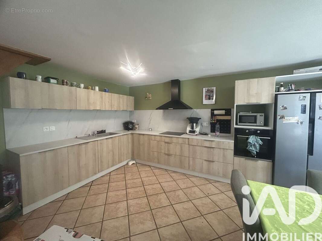 Maison 120 m² à Saint-Martial  - photo 7