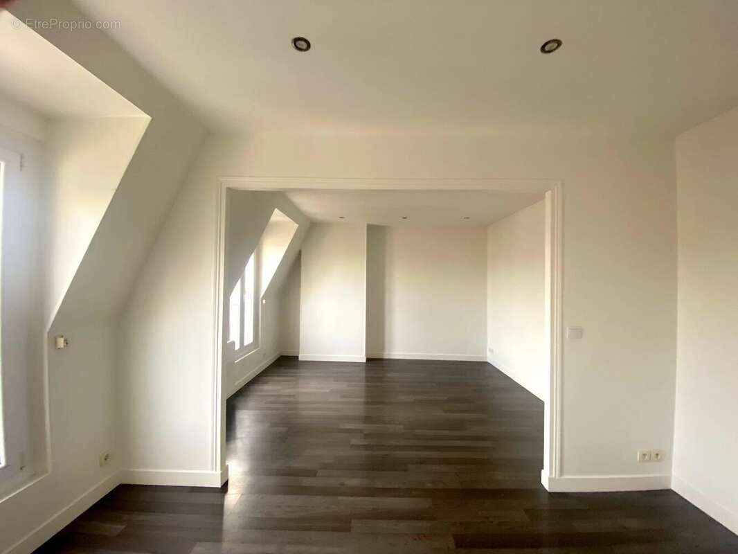 Appartement à NEUILLY-SUR-SEINE