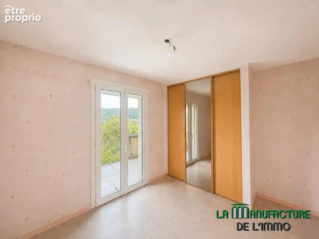 Maison de type F5/F6 avec piscine et belle vue sur terrain de 920 m2 / aurec-sur-Loire - photo 13