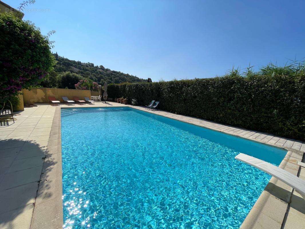 A vendre superbe villa avec vue mer a cavalaire sur mer dans le golfe de saint tropez - photo 5