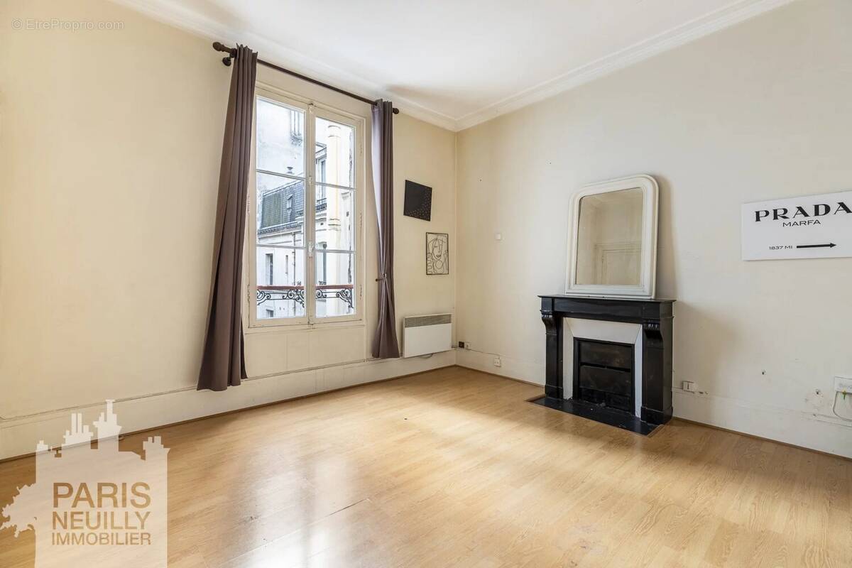 Appartement à PARIS-16E
