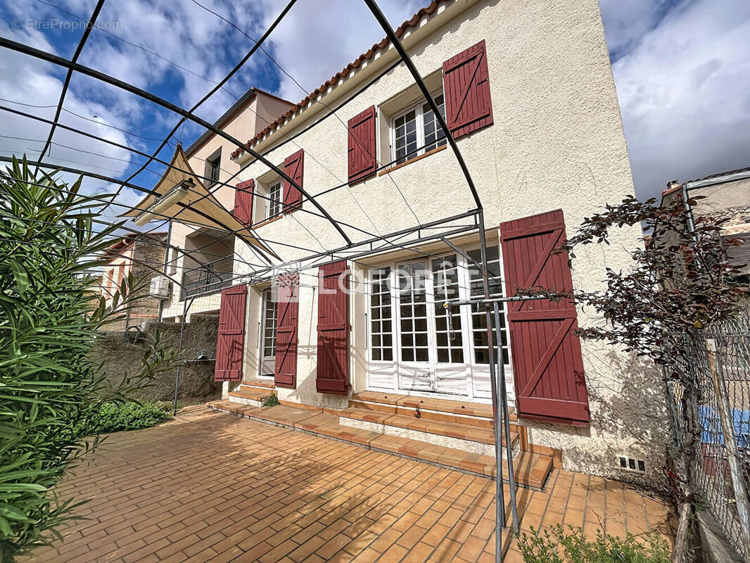 Maison à PEZILLA-LA-RIVIERE