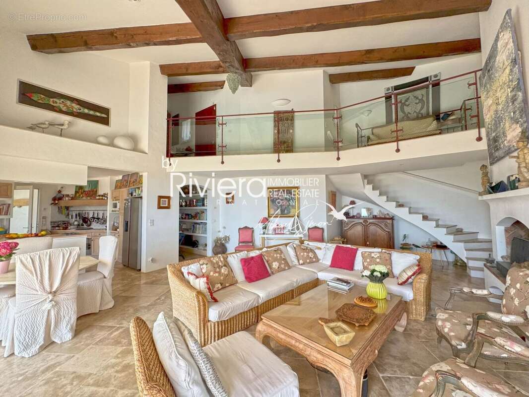 Propriete avec piscine a debordement et vue mer ! - photo 11