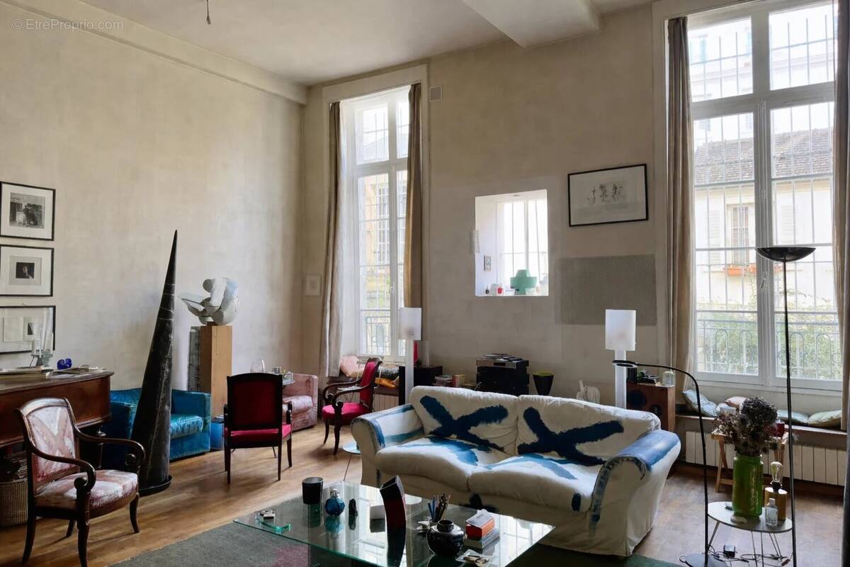 Appartement à PARIS-3E