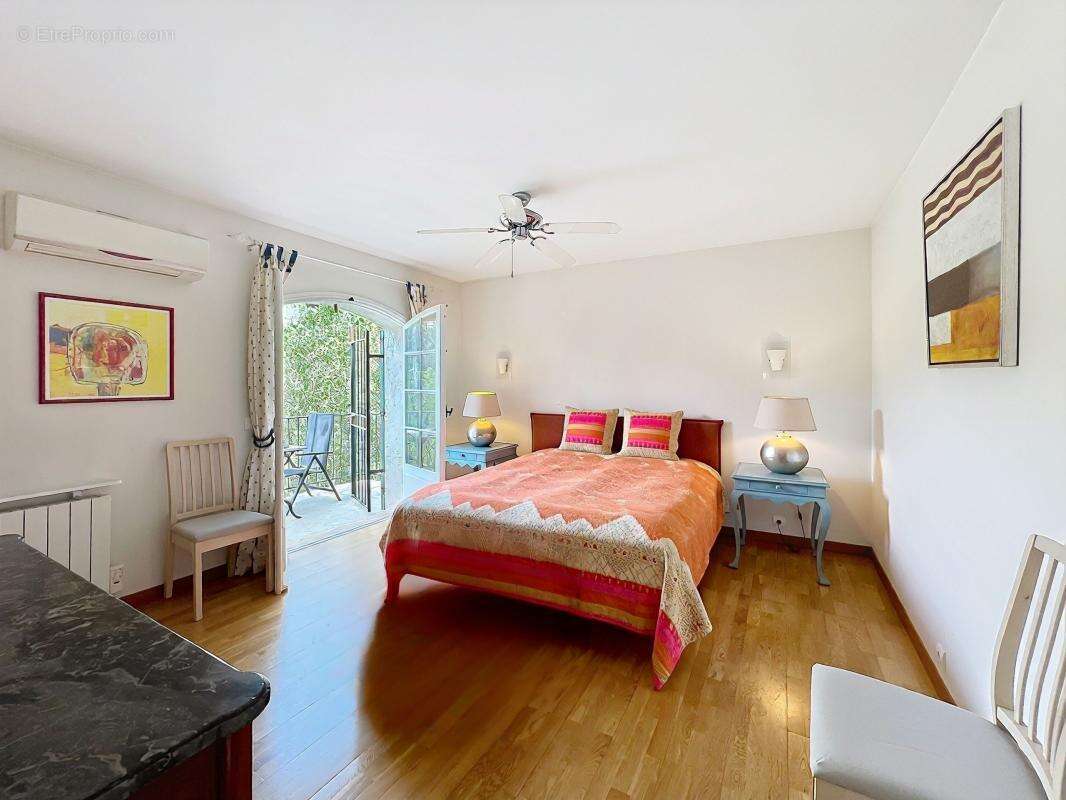 Maison à MOUGINS