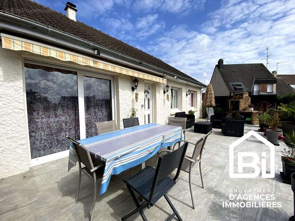 Maison à DEMOUVILLE