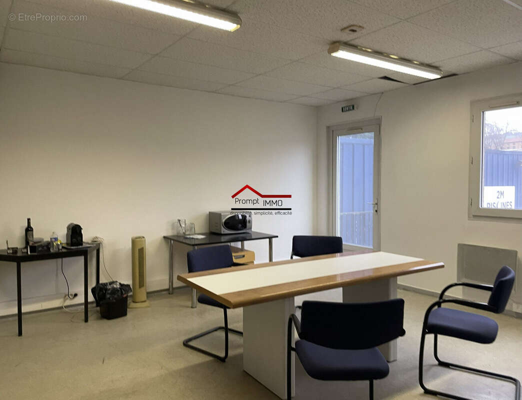 bureau a l&#039;étage - Commerce à PONTCHARRA-SUR-TURDINE