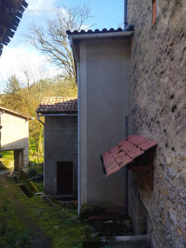 passage lateral - Maison à CAHORS