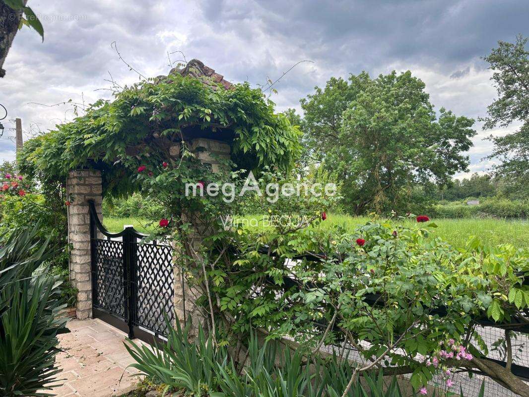Maison à MISY-SUR-YONNE