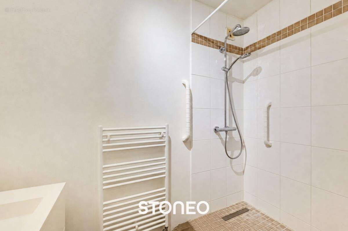 Appartement à LEVALLOIS-PERRET
