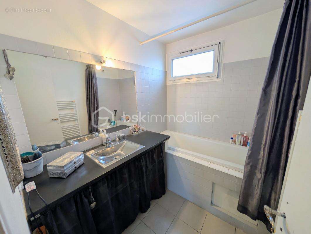 Appartement 3 pièces avec balcon, place de parking et cave, proche RER A Champs-sur-Marne et du futur Métro 15 et 16 du Grand Pa - photo 10