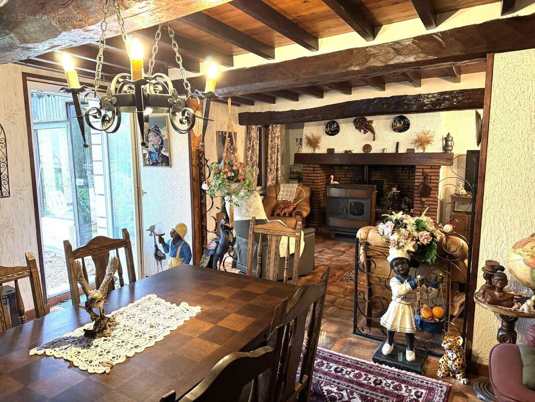 Maison à ANGERVILLE-LA-MARTEL